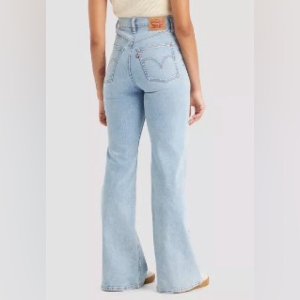 Levi’s NWT rib cage bell jeans - size 27